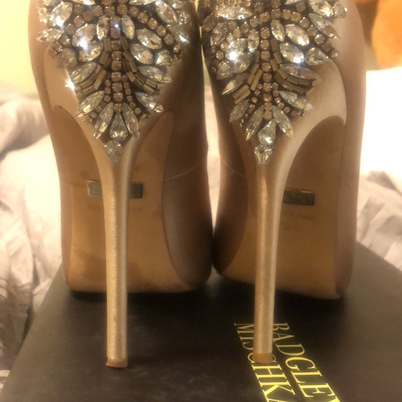 A Girl’s best friend: Blush & Diamonds - Picture 4 of 7